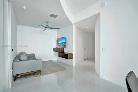 18975 Collins Avenue Sunny Isles Beach FL 33160