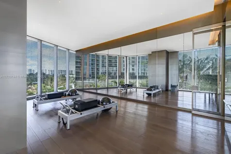18975 Collins Avenue Sunny Isles Beach FL 33160