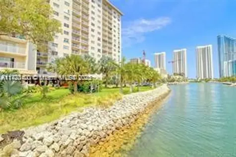 400 Kings Point Drive Sunny Isles Beach FL 33160