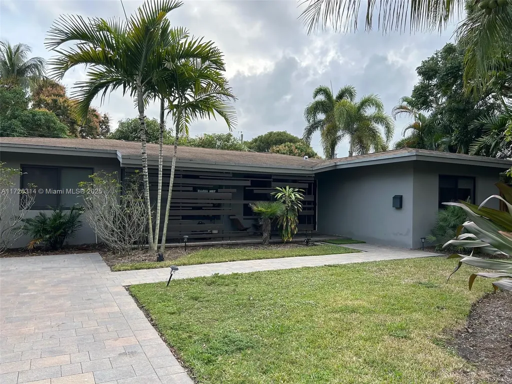 208 NE 16th Place Fort Lauderdale FL 33305