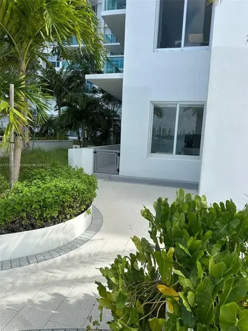 1000 West Avenue Miami Beach FL 33139