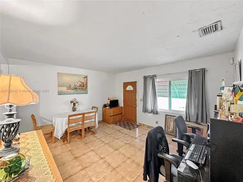 270 NW 118th Street Miami FL 33168
