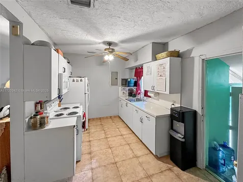 270 NW 118th Street Miami FL 33168