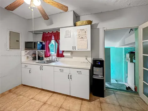 270 NW 118th Street Miami FL 33168