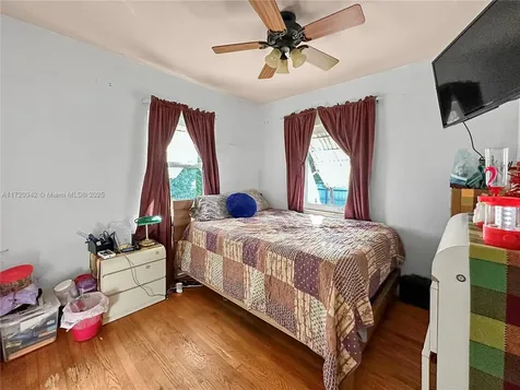 270 NW 118th Street Miami FL 33168