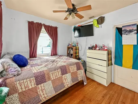 270 NW 118th Street Miami FL 33168