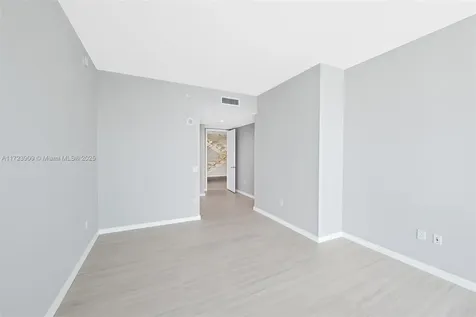 851 NE 1st Avenue Miami FL 33132