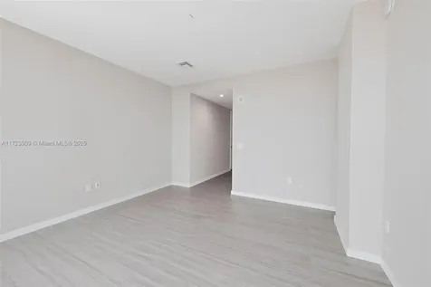 851 NE 1st Avenue Miami FL 33132