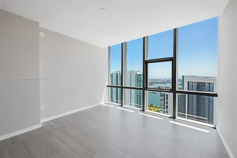851 NE 1st Avenue Miami FL 33132