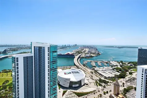 851 NE 1st Avenue Miami FL 33132