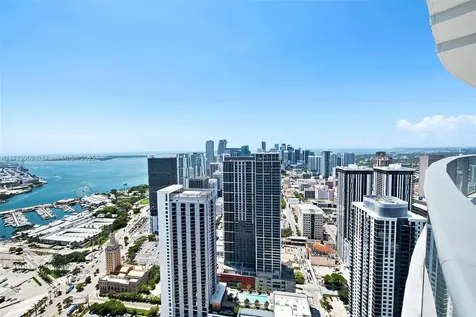 851 NE 1st Avenue Miami FL 33132