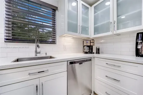 1615 Meridian Avenue Miami Beach FL 33139