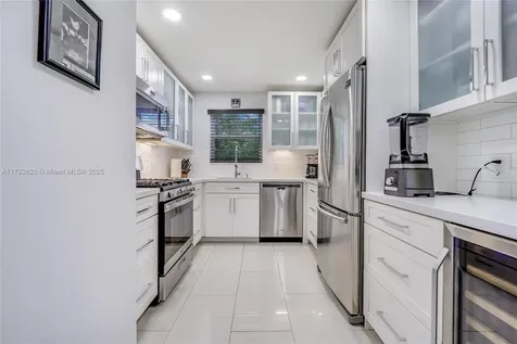 1615 Meridian Avenue Miami Beach FL 33139