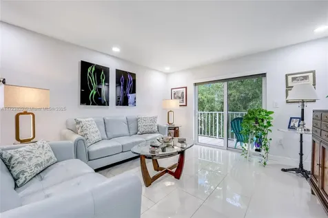 1615 Meridian Avenue Miami Beach FL 33139