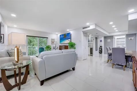 1615 Meridian Avenue Miami Beach FL 33139