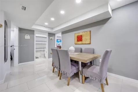 1615 Meridian Avenue Miami Beach FL 33139