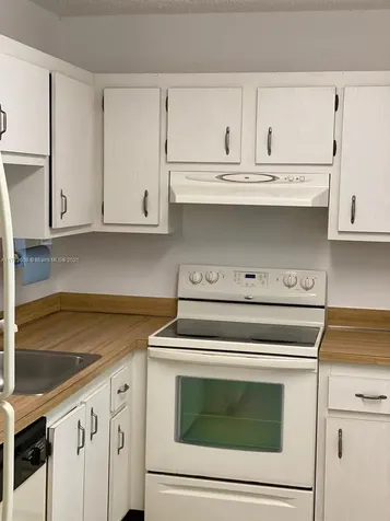 1800 SW 81st Avenue North Lauderdale FL 33068