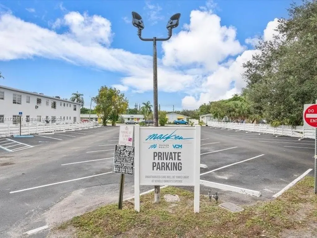 2404 Hollywood Boulevard Hollywood FL 33020