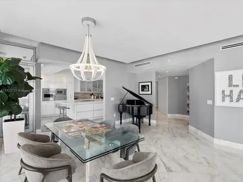 1425 Brickell Avenue Miami FL 33131