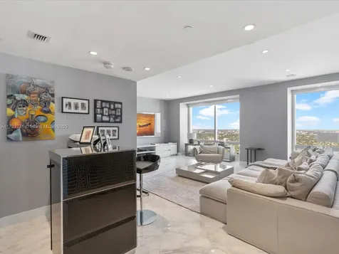 1425 Brickell Avenue Miami FL 33131