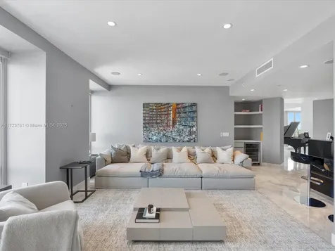 1425 Brickell Avenue Miami FL 33131