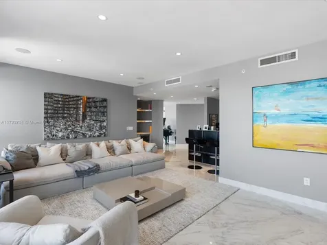 1425 Brickell Avenue Miami FL 33131