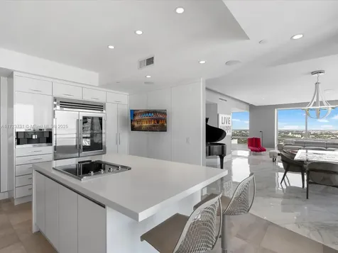 1425 Brickell Avenue Miami FL 33131