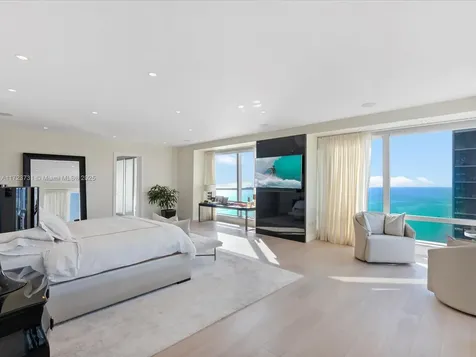 1425 Brickell Avenue Miami FL 33131