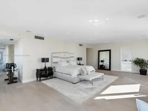 1425 Brickell Avenue Miami FL 33131