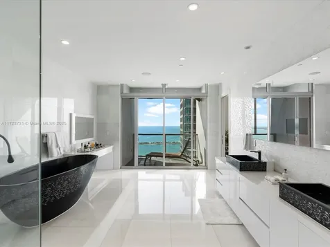1425 Brickell Avenue Miami FL 33131
