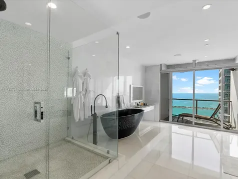 1425 Brickell Avenue Miami FL 33131