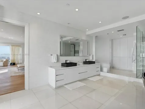 1425 Brickell Avenue Miami FL 33131