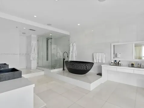 1425 Brickell Avenue Miami FL 33131