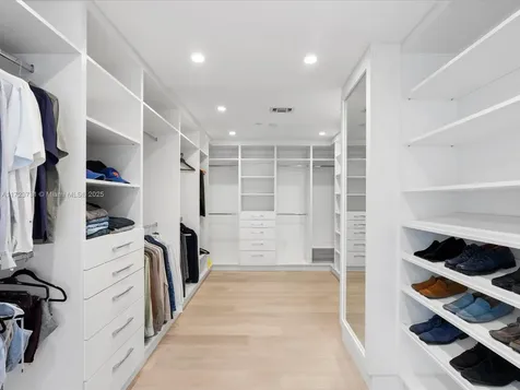 1425 Brickell Avenue Miami FL 33131