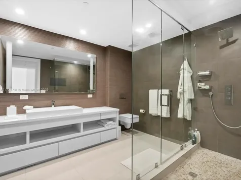 1425 Brickell Avenue Miami FL 33131