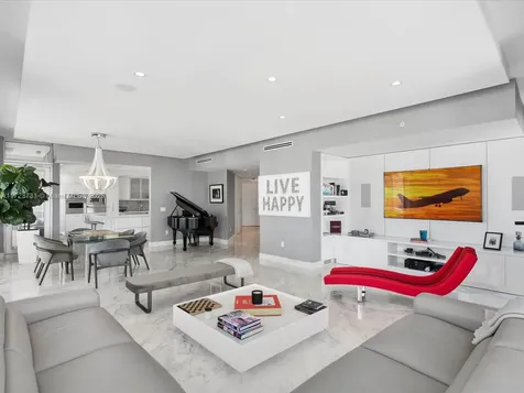1425 Brickell Avenue Miami FL 33131