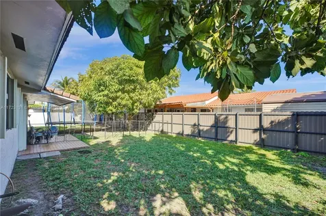 5205 SW 102nd Place Miami FL 33165