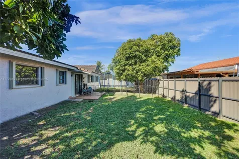 5205 SW 102nd Place Miami FL 33165