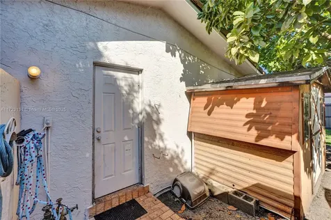 5205 SW 102nd Place Miami FL 33165