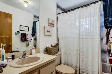 5205 SW 102nd Place Miami FL 33165