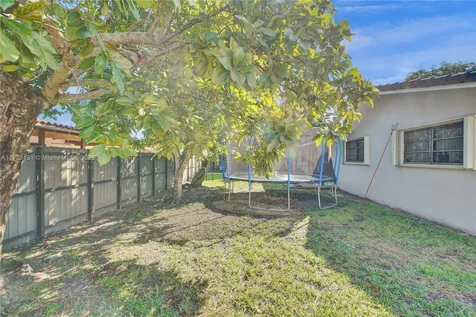 5205 SW 102nd Place Miami FL 33165