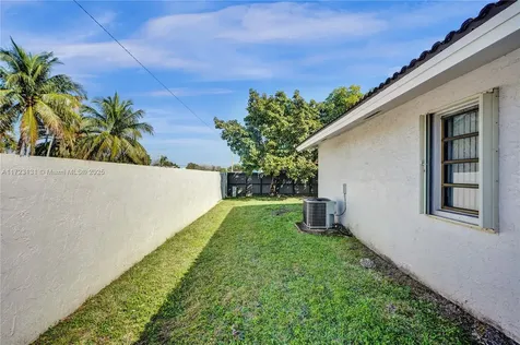 5205 SW 102nd Place Miami FL 33165