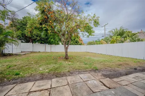 233 SW 7th Avenue Boynton Beach FL 33435