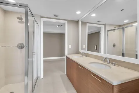 50 Biscayne Boulevard Miami FL 33132