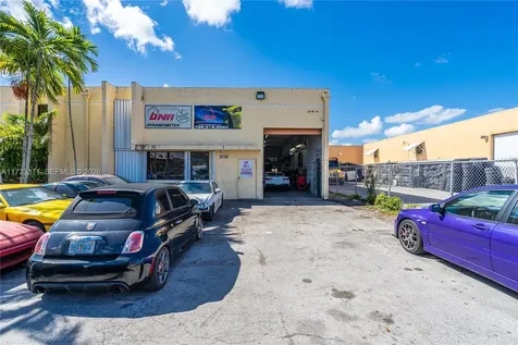 2700 W 79th Street Hialeah FL 33016