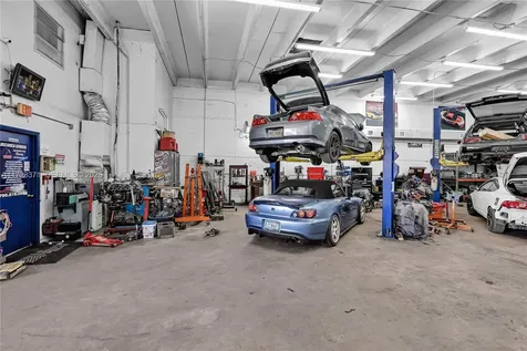 2700 W 79th Street Hialeah FL 33016