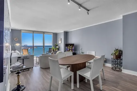 325 S Biscayne Boulevard Miami FL 33131