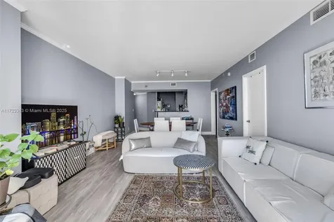 325 S Biscayne Boulevard Miami FL 33131