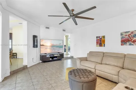 8135 NW 164th Terrace Miami Lakes FL 33016