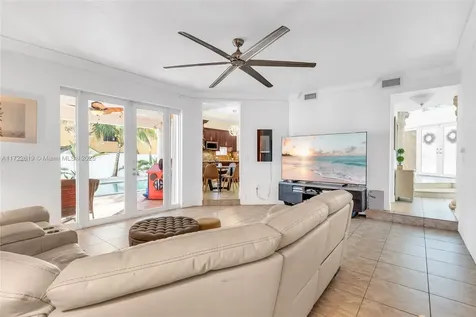 8135 NW 164th Terrace Miami Lakes FL 33016